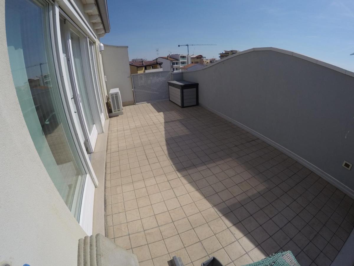 Attico Margherita - Agenzia Cocal Apartamento Caorle Exterior foto